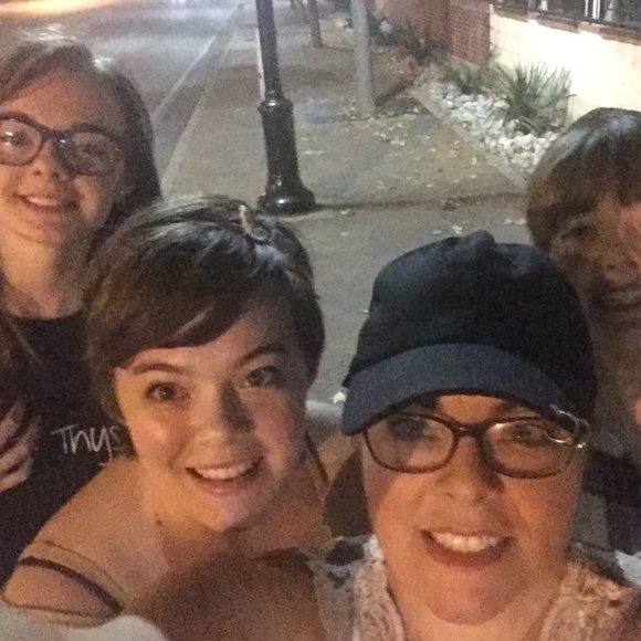 Meet your Posher, Jj - Picture 2 of 3